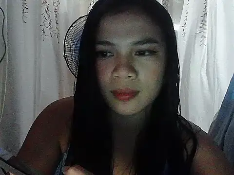 Snapshot of Zachariah_05 chatting on 11.23.25 Zachariah 05 online show from 11.23.25