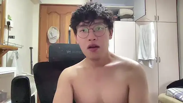 Passionatetwink2 online show from 02.28.26