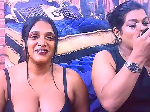 Snapshot of IndianSexyLady4u chatting on 11.27.25 IndianSexyLady4u online show from 11.27.25