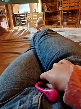 Snapshot of Horny_mummy chatting on 02.23.26 Horny mummy online show from 02.23.26