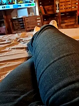 Snapshot of Horny_mummy chatting on 03.15.26 Horny mummy online show from 03.15.26