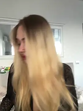 LunaMillie online show from 09.27.25