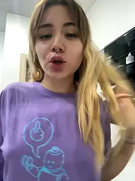 LunaMillie online show from 10.25.25