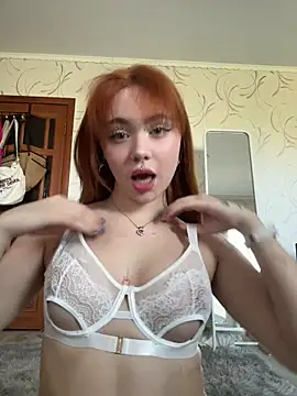 Snapshot of LunaMillie chatting on 05.11.26 LunaMillie online show from 05.11.26