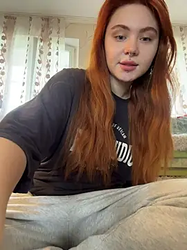 Snapshot of LunaMillie chatting on 05.16.26 LunaMillie online show from 05.16.26