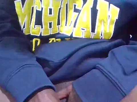 Snapshot of chocolatebarbiee chatting on 11.21.25 chocolatebarbiee online show from 11.21.25