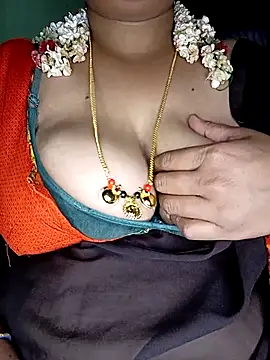 Geetha227 online show from 11.13.25