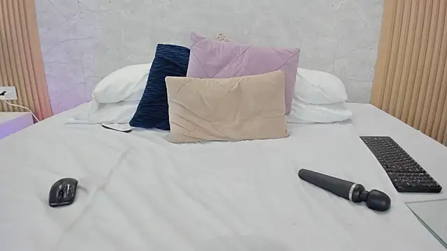 Snapshot of NaomyCollins__ chatting on 07.28.26 NaomyCollins online show from 07.28.26