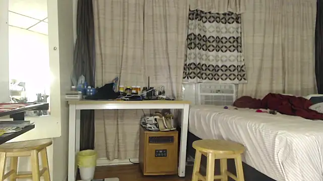 Snapshot of ANALTRAINING4U2 chatting on 09.18.25 ANALTRAINING4U2 online show from 09.18.25