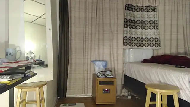 Snapshot of ANALTRAINING4U2 chatting on 10.17.25 ANALTRAINING4U2 online show from 10.17.25