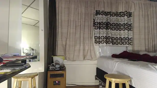 Snapshot of ANALTRAINING4U2 chatting on 11.21.25 ANALTRAINING4U2 online show from 11.21.25