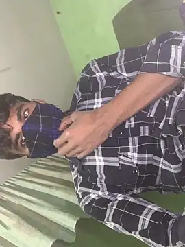 Snapshot of uniquesexyboy5689 chatting on 11.04.25 uniquesexyboy5689 online show from 11.04.25