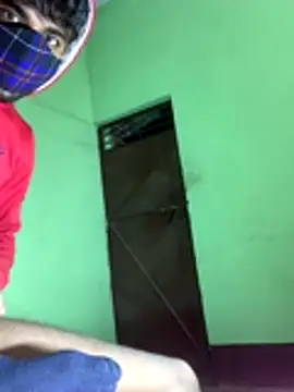 Snapshot of uniquesexyboy5689 chatting on 12.01.25 uniquesexyboy5689 online show from 12.01.25