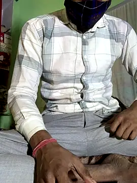 Snapshot of uniquesexyboy5689 chatting on 12.23.25 uniquesexyboy5689 online show from 12.23.25