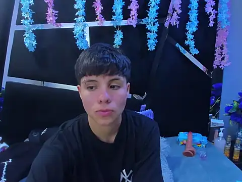 Bruno Cruzz online show from 11.04.25