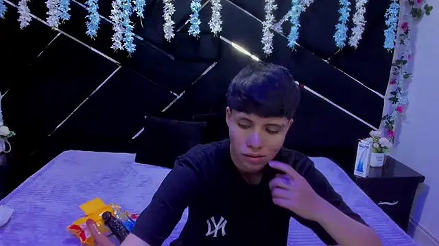 Snapshot of Bruno_Cruzz chatting on 02.11.26 Bruno Cruzz online show from 02.11.26