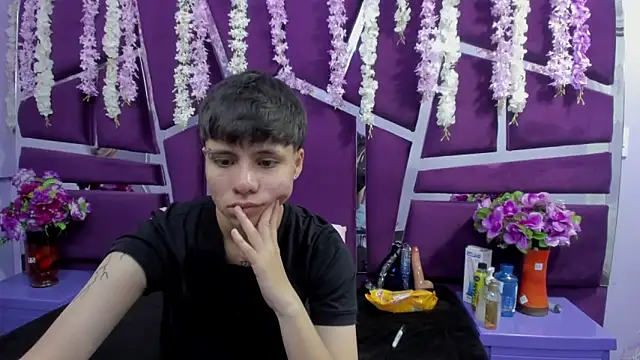 Snapshot of Bruno_Cruzz chatting on 02.17.26 Bruno Cruzz online show from 02.17.26