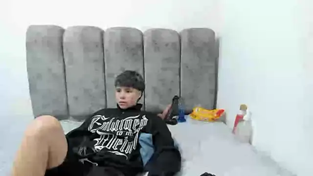 Bruno Cruzz online show from 04.18.26