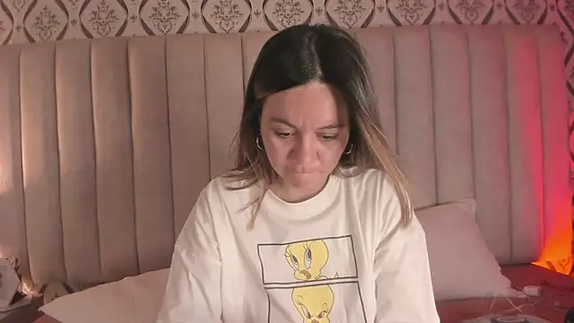 Sky Junne online show from 02.26.26