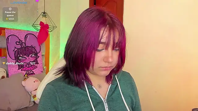 Snapshot of sophiievv chatting on 12.20.25 sophiievv online show from 12.20.25