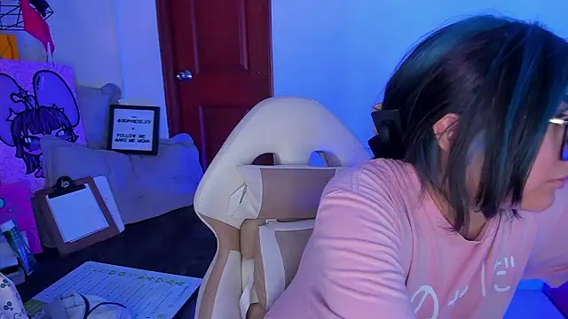 Snapshot of sophiievv chatting on 02.18.26 sophiievv online show from 02.18.26