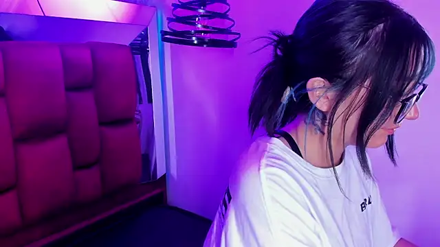 sophiievv online show from 04.30.26