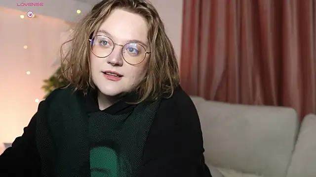 Snapshot of Alissa_S chatting on 03.18.25 Alissa S online show from 03.18.25