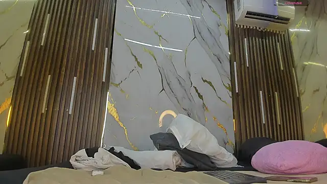 VictoriaDuart online show from 12.20.25