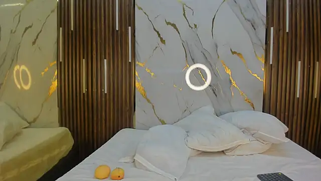 VictoriaDuart online show from 04.24.26