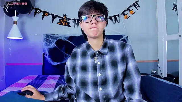 Tsuki Maru online show from 10.23.25