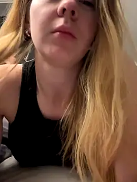 ellieen online show from 10.31.25