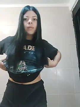 Snapshot of LunaJacobs chatting on 10.26.25 LunaJacobs online show from 10.26.25