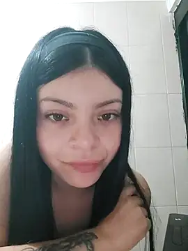 Snapshot of LunaJacobs chatting on 11.12.25 LunaJacobs online show from 11.12.25