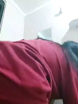 Snapshot of LunaJacobs chatting on 11.23.25 LunaJacobs online show from 11.23.25