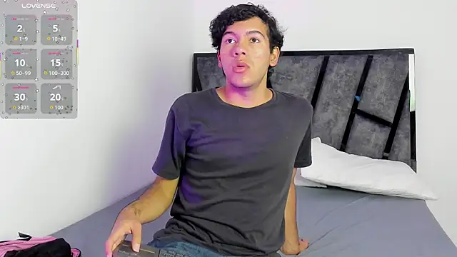 Snapshot of E_R_O_S_ chatting on 01.11.26 E R O S online show from 01.11.26