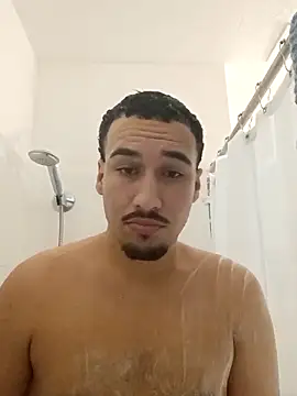 Snapshot of Jadriel23 chatting on 10.08.25 Jadriel23 online show from 10.08.25