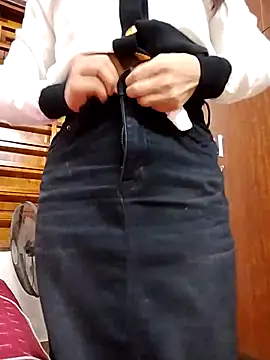 Snapshot of MaryyLy chatting on 10.31.25 MaryyLy online show from 10.31.25