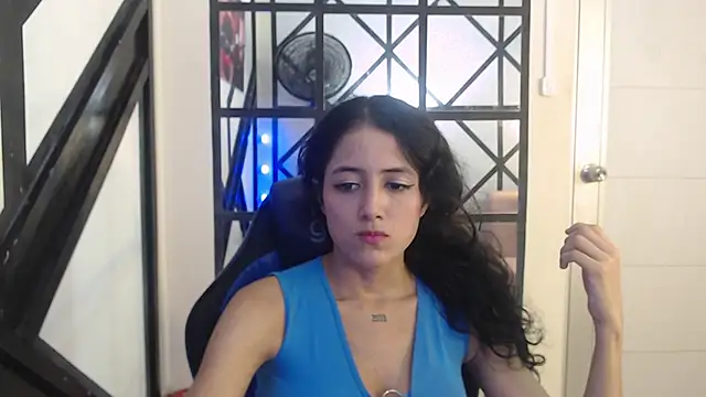 Snapshot of emily_rz1 chatting on 10.10.25 emily rz1 online show from 10.10.25