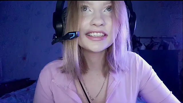 Snapshot of pr_In_cess_ chatting on 09.21.25 pr In cess  online show from 09.21.25