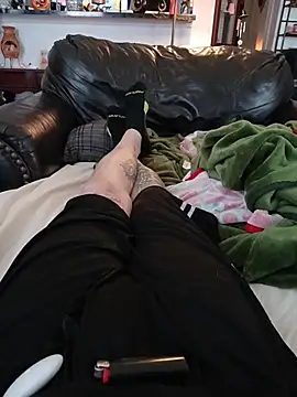 Snapshot of MRTATTWO chatting on 11.06.25 MRTATTWO online show from 11.06.25