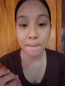 Snapshot of ChiecumBae chatting on 10.28.25 ChiecumBae online show from 10.28.25