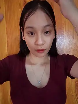 Snapshot of ChiecumBae chatting on 10.30.25 ChiecumBae online show from 10.30.25