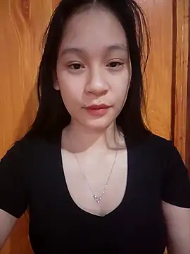 Snapshot of ChiecumBae chatting on 10.31.25 ChiecumBae online show from 10.31.25