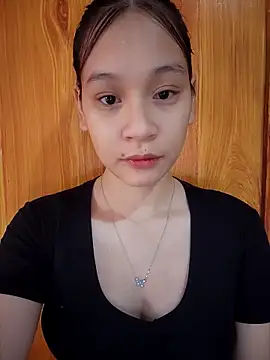 Snapshot of ChiecumBae chatting on 11.04.25 ChiecumBae online show from 11.04.25