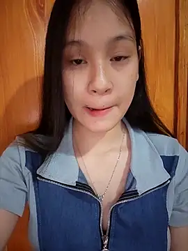 Snapshot of ChiecumBae chatting on 11.18.25 ChiecumBae online show from 11.18.25