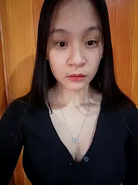 Snapshot of ChiecumBae chatting on 11.20.25 ChiecumBae online show from 11.20.25