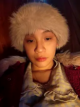 Snapshot of ChiecumBae chatting on 11.27.25 ChiecumBae online show from 11.27.25