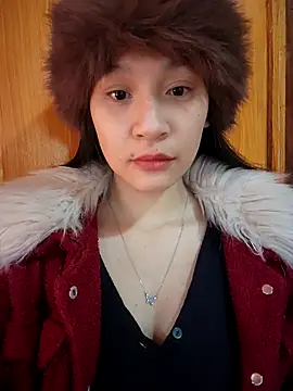 Snapshot of ChiecumBae chatting on 11.29.25 ChiecumBae online show from 11.29.25