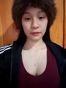 Snapshot of ChiecumBae chatting on 11.30.25 ChiecumBae online show from 11.30.25