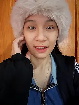 Snapshot of ChiecumBae chatting on 12.02.25 ChiecumBae online show from 12.02.25